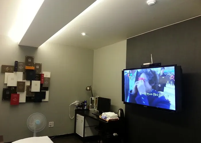 Hotel Hi Design 2*